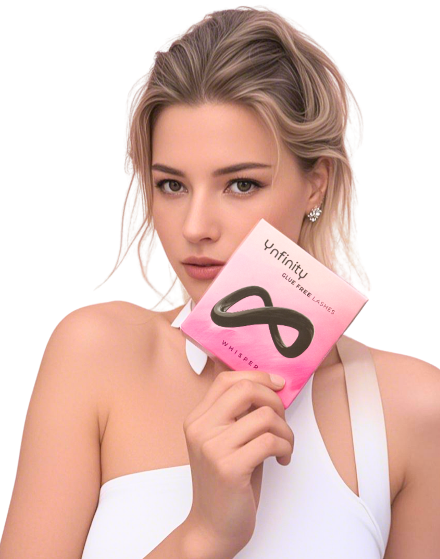 Stylish British woman holding Ynfinity’s glueless lashes – perfect for ‘no-makeup’ makeup days